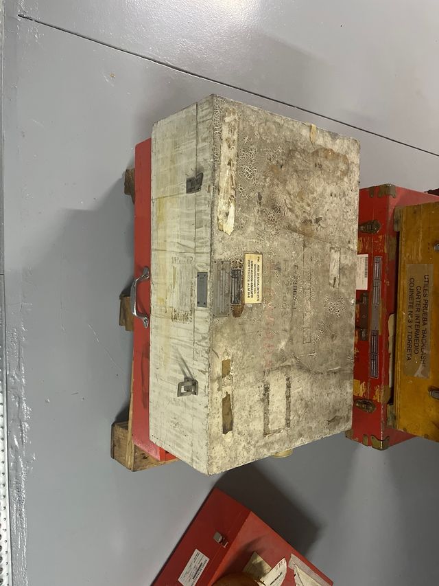 Cajas herramientas avión antiguas B747