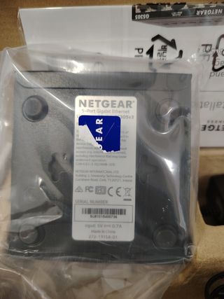 Switch Gigabit Netgear GS305 - 5 puertos