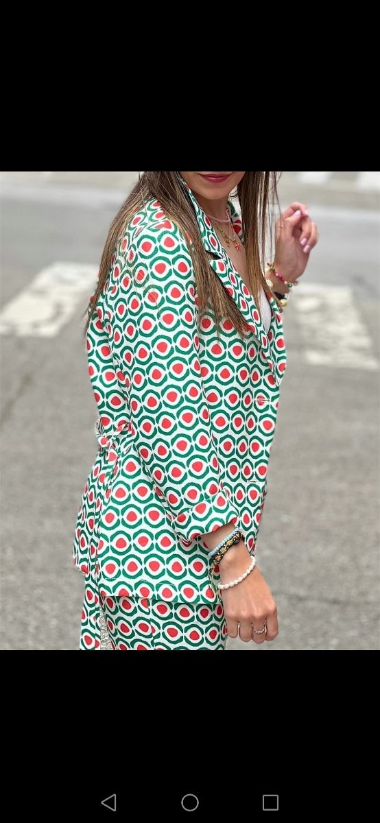 Traje estampado - Verde y Rojo