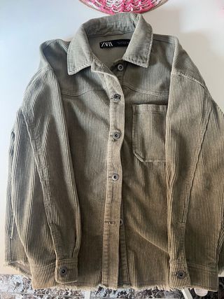 Sobrecamisa Zara verde oliva