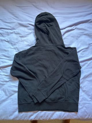 Sudadera Aeropostale negra con flores