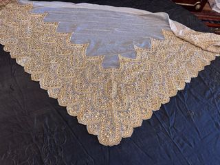 Mantilla bordada oro - Antigua