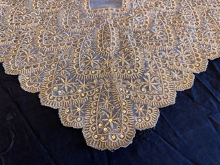 Mantilla bordada oro - Antigua