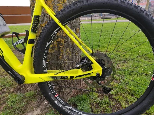 Bicicleta montaña Berria Bravo carbono