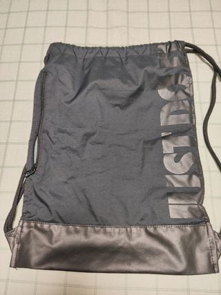 Mochila deportiva Nike negra