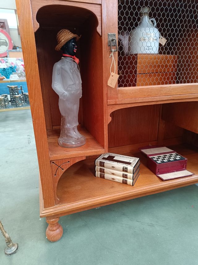 Mueble aparador de madera