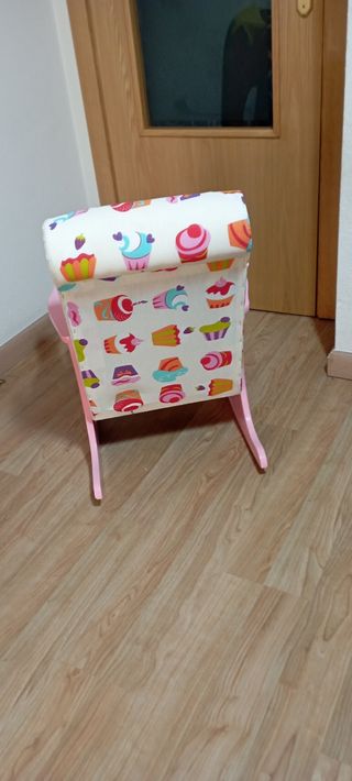Sillón mecedora infantil cupcakes