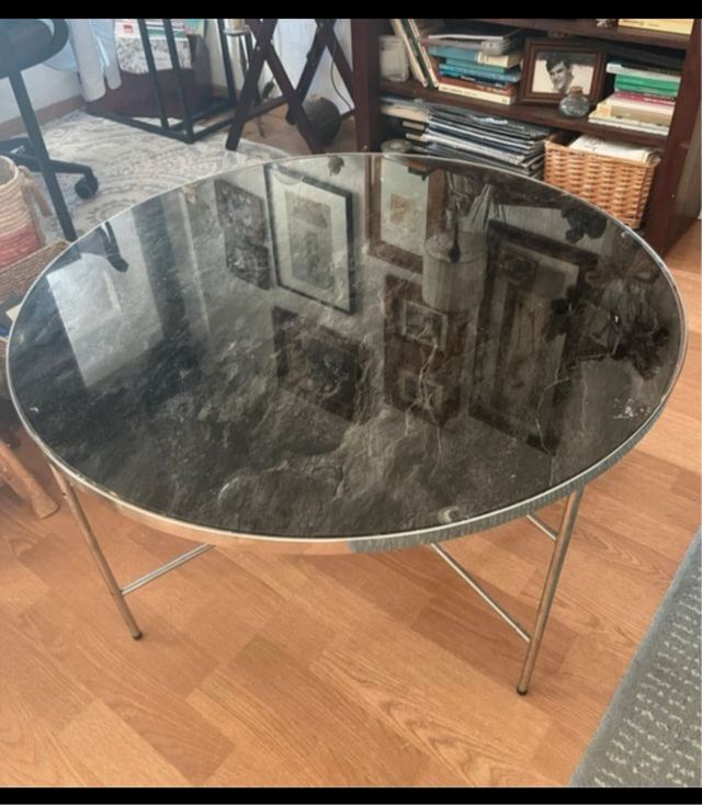 Mesa centro redonda negra y plata