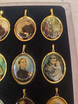 Medallas Santos - Doradas, Multicolor