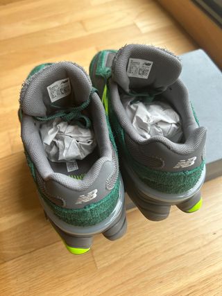  New Balance 9060 Green/Grey Unisex T37 Nuevas