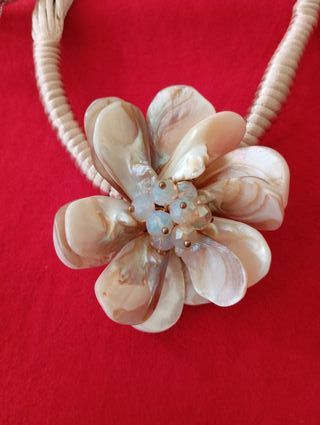 Collar y Pulseras Nacar Beige