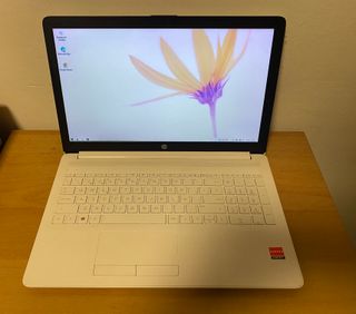 Portátil HP 15,6” – AMD A9 / 8 GB RAM / SSD 256 GB