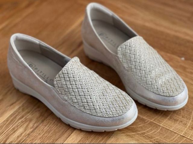 Mocasines Pitillos beige-plata