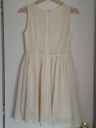 Vestido fluído Kling color crema. Talla XS.