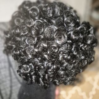 Peluca negra pelo natural