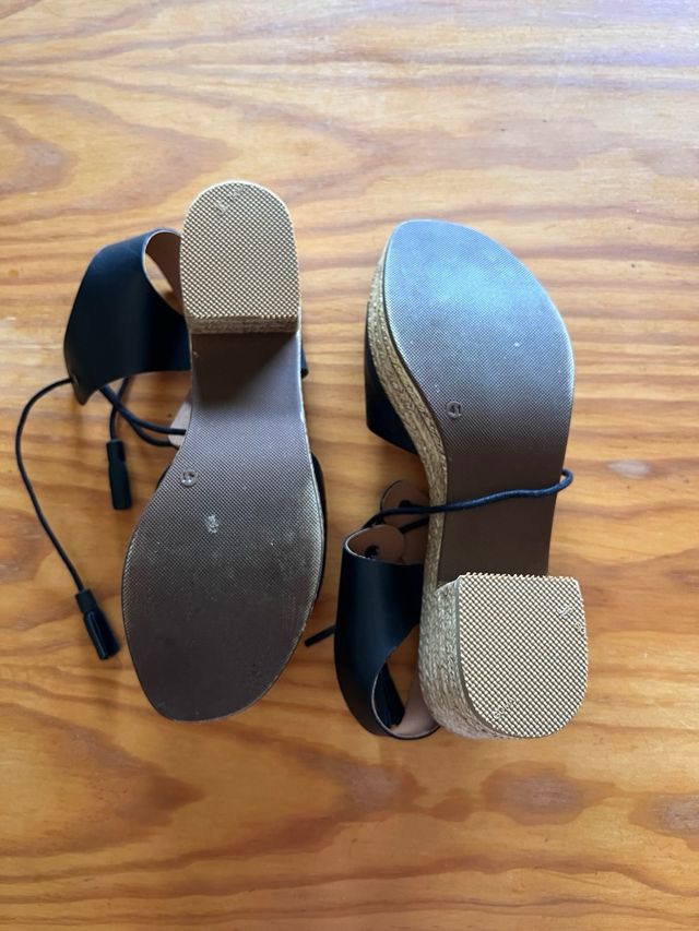 Sandalias Carmela negras tacón