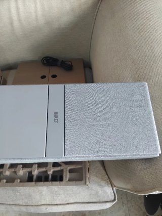 KEF XIO - Barra de Sonido gris