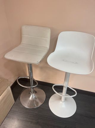 3 Taburetes blancos de cocina