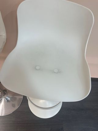 3 Taburetes blancos de cocina