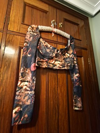 Top PrettyLittleThing manga larga