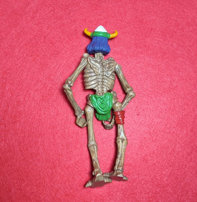 Esqueleto Guerrero Vintage