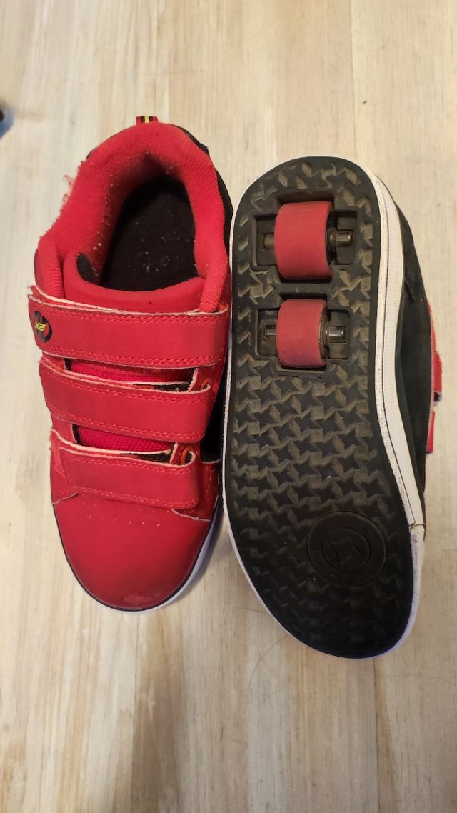 Zapatillas Heelys rojas con ruedas