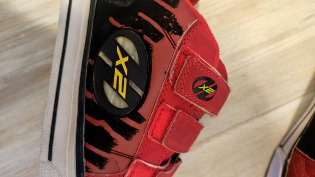 Zapatillas Heelys rojas con ruedas