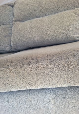 Sofá 3 plazas gris jaspeado.Urge por mudanza.Nuevo