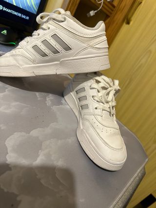 Zapatillas Adidas blancas -  Casi nuevas