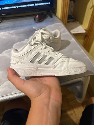 Zapatillas Adidas blancas -  Casi nuevas