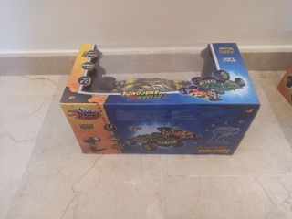 2 Monster Trucks RC Cayman Anaconda