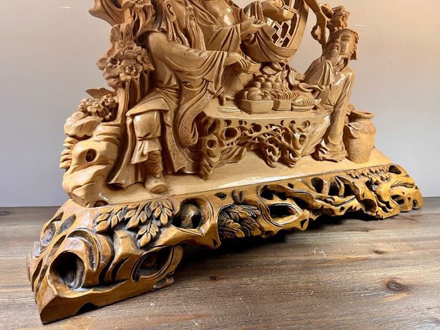 Gran escultura china tallada en madera 62 x 48 cm