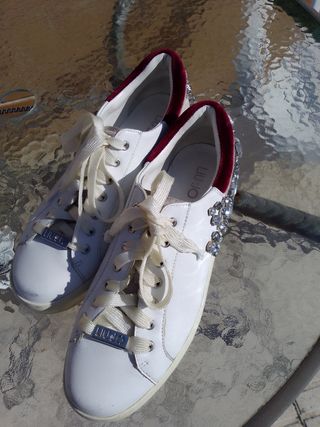 Zapatillas Liu Jo 38, blancas con pedrería