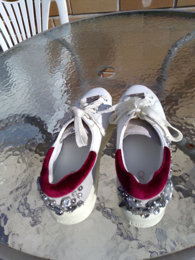 Zapatillas Liu Jo 38, blancas con pedrería