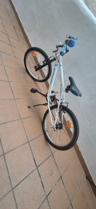 Bicicleta Niñ@ 20" hay que engrasar cadena,ruedas