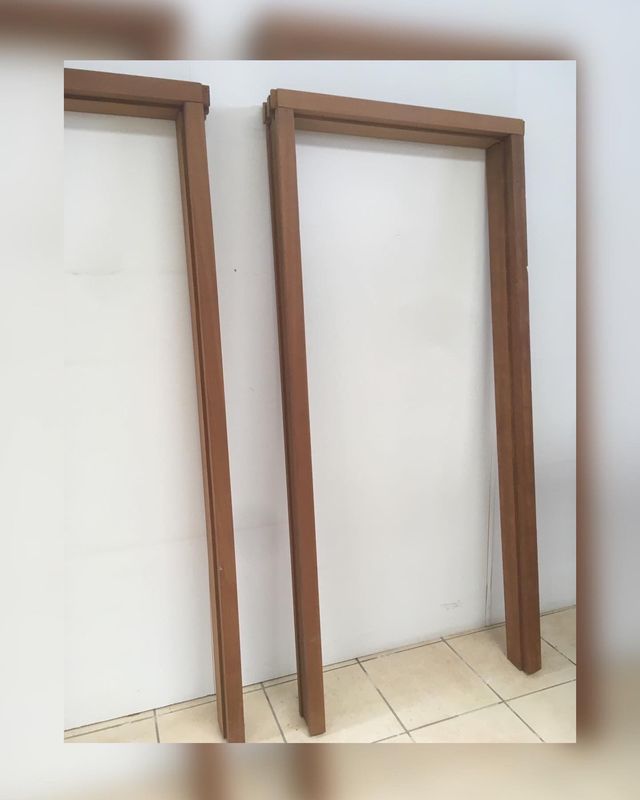 Marco puerta madera maciza 2uds