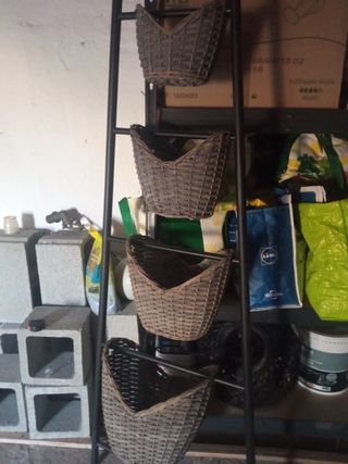 Estantería 4 cestas mimbre