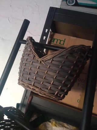 Estantería 4 cestas mimbre