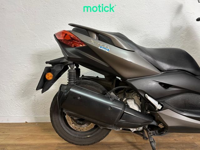 YAMAHA XMAX 300