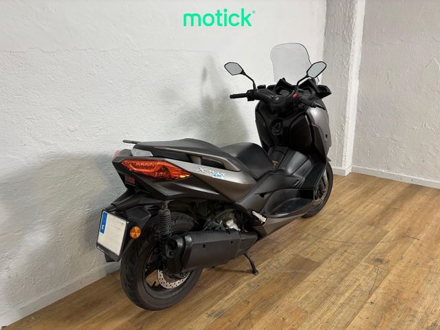 YAMAHA XMAX 300