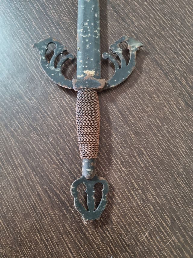 Espada antigua decorativa