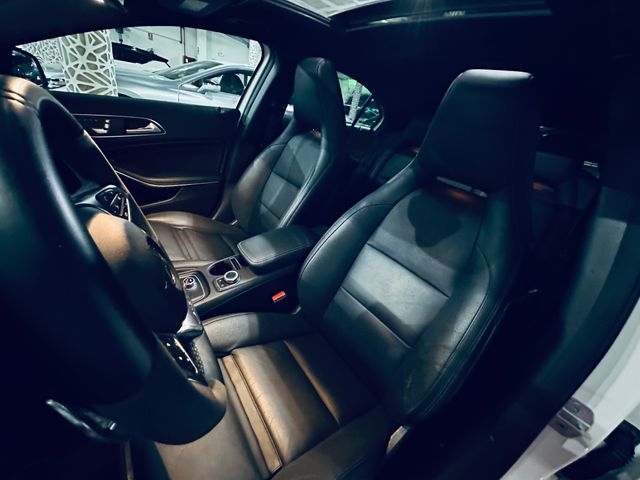 Mercedes-Benz Clase A 45 AMG TECHO PAN.