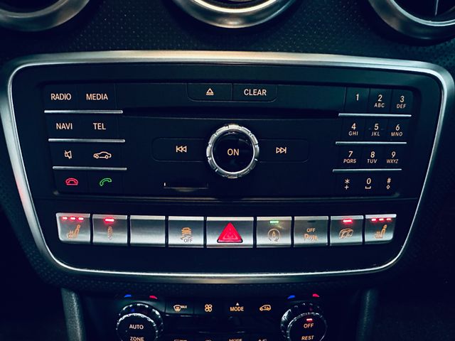 Mercedes-Benz Clase A 45 AMG TECHO PAN.