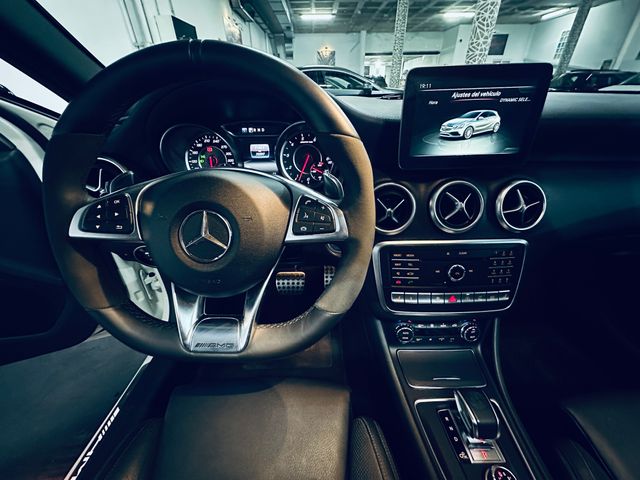 Mercedes-Benz Clase A 45 AMG TECHO PAN.