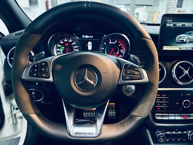 Mercedes-Benz Clase A 45 AMG TECHO PAN.