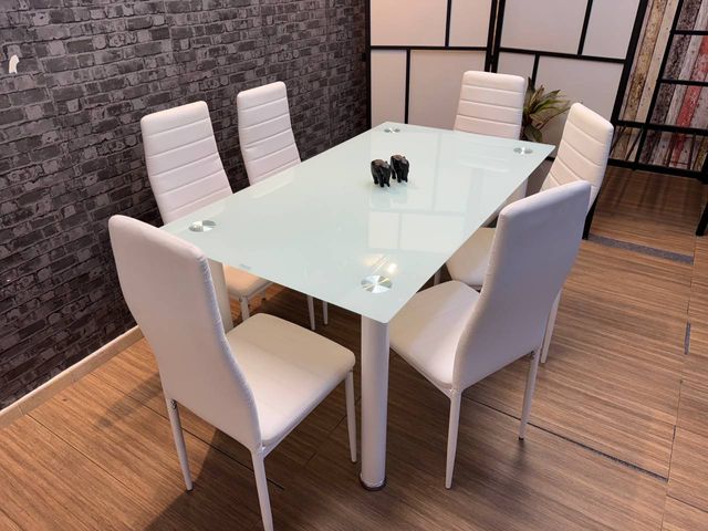 Mesa Avatar + 6 Sillas Blancas | Para tu Hogar.