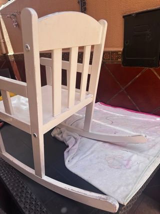Mecedora infantil blanca