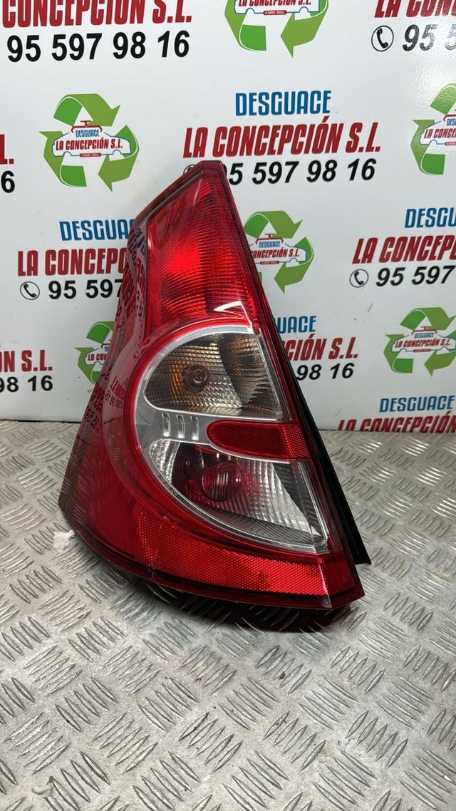 Piloto trasero Dacia Sandero (izquierdo)