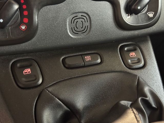 Fiat Panda 1.0GSE HYBRID 70CV.- " 5 PUERTAS ".- " NACIONAL ".- " IMPECABLE ".- " BAJO CONSUMO ".- " GARANTÍA CON  COBERTURA EUROPEA ".-
