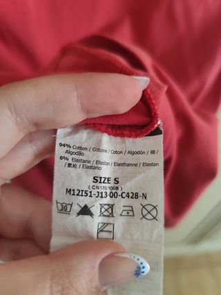 T-shirt Guess jeans rossa 1981